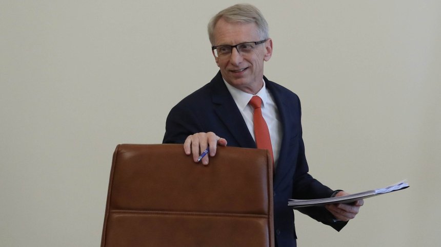 Един месец управление. Денков: Заплатите на МВР няма да бъдат увеличавани