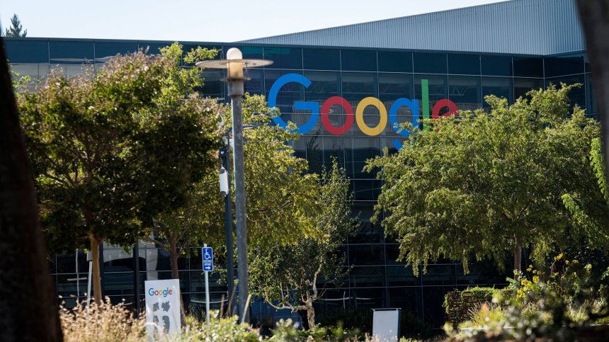 Огромна глоба за Google: Франция санкционира компанията с 500 млн. евро