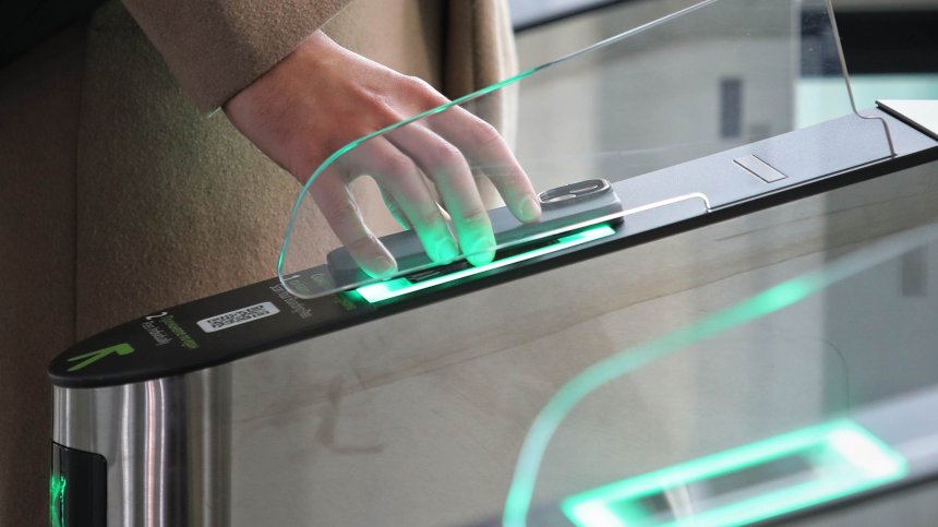 Сканираме сами бордни карти при проверката за сигурност на летище София