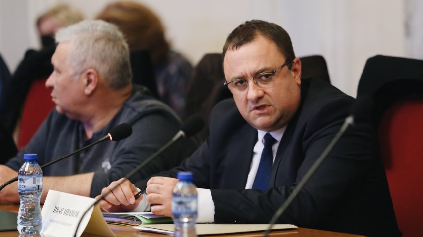 Земеделският министър: Саботаж! Дружество бави изкупуването на зърно