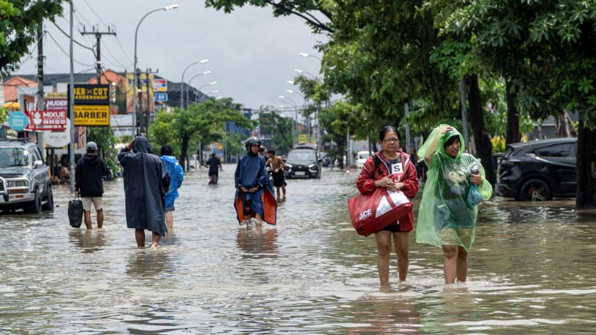 Смъртоносни наводнения в Бали: Жертви и стотици евакуирани