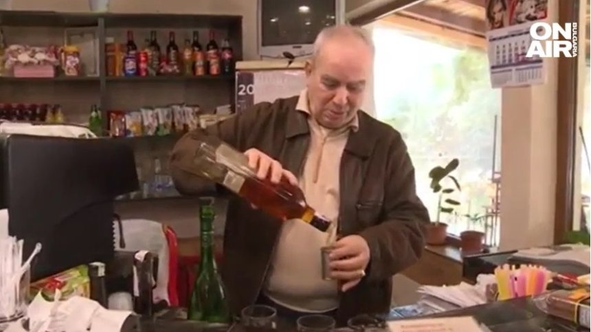 "Скара има ли, работа има": Не с гурме, а с традиционна кухня бай Кирчо върти успешен бизнес