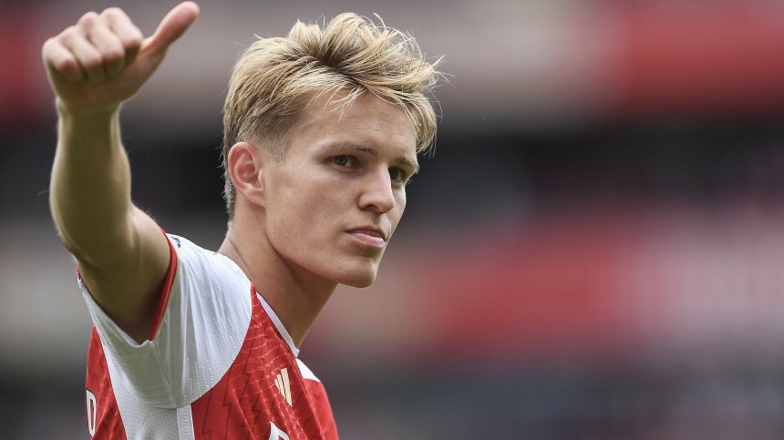 10 от "Арсенал" пречупиха "Кристъл Палас" с гол от дузпа на Йодегор