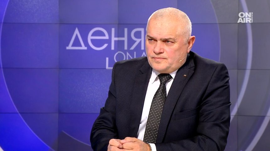 Валентин Радев: Нинова да върне мандата, специализирани сме да произвеждаме всякакви боеприпаси