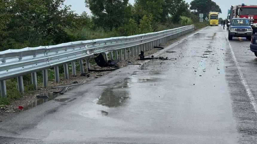 Човек загина в катастрофа между камион и кола