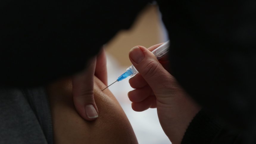Въвеждат задължителна имунизация до 2-3 месеца?