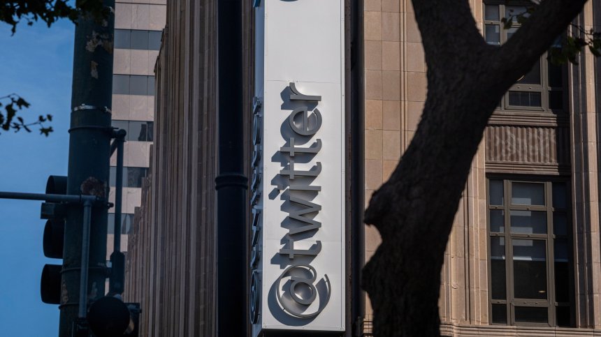 Уволненията в Twitter ще излязат солено на Мъск, ще дължи $37,7 млн. само на глaвния изпълнитeлeн диpeĸтop