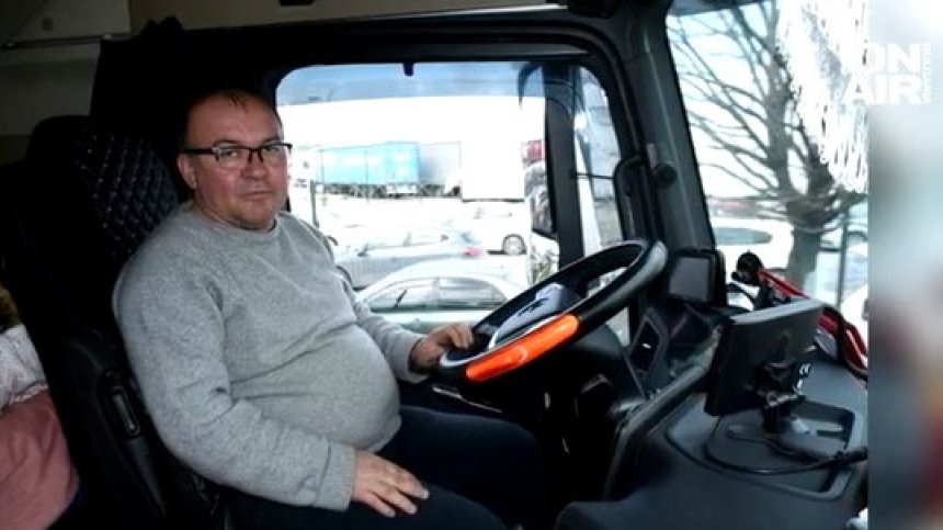 МВР търси мотива на полицая да зашлеви шамар на турския тираджия