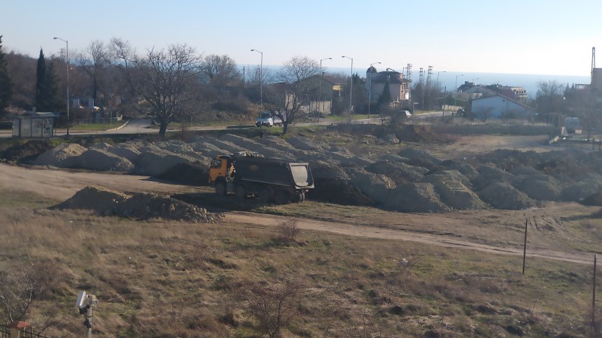 HelpBook: Депо от пръст от изкопни дейности се появи в кв. "Виница"