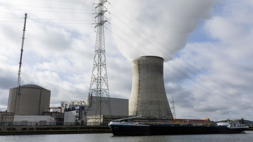 Решението на ЕК да обяви ядрените и газови централи за "зелени" отива в съда