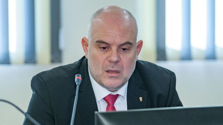 Прокуратурата прекратява всякакви контакти с президентството