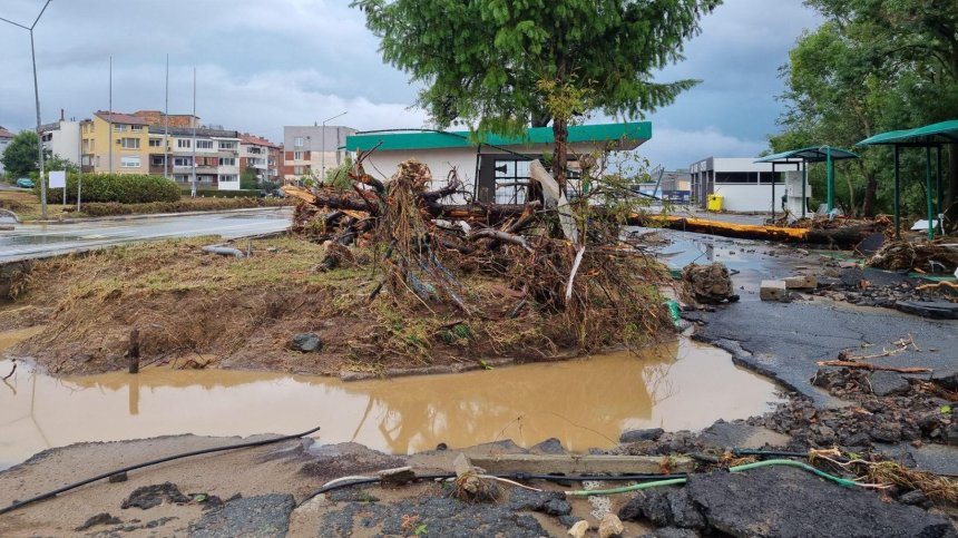 Община Царево откри дарителска кампания в подкрепа на пострадалите от наводнението