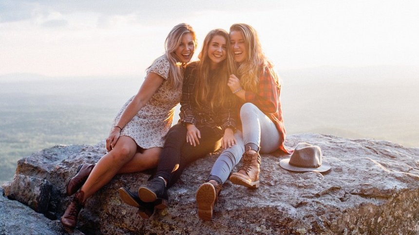 Женски хороскоп за 2024: Приключения за Раците, яко ще блестят Скорпионите и Рибите