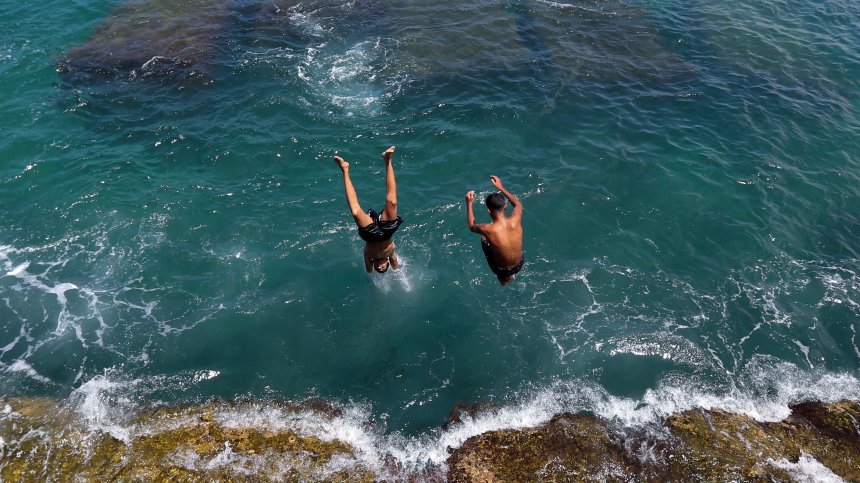 Топлинен Ад в Средиземно море: Рекордна жега, която заплашва живота