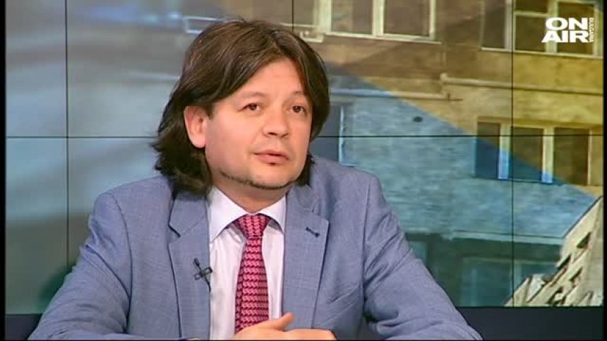С политиканстване проблемите в "Младост" няма да се решат