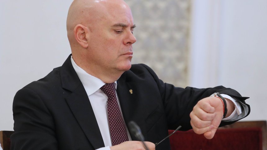 Иван Гешев обсъжда с депутати промените в НПК