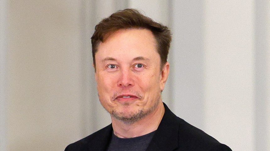 Мъск остава начело на Tesla още пет години и спира с политическите дарения