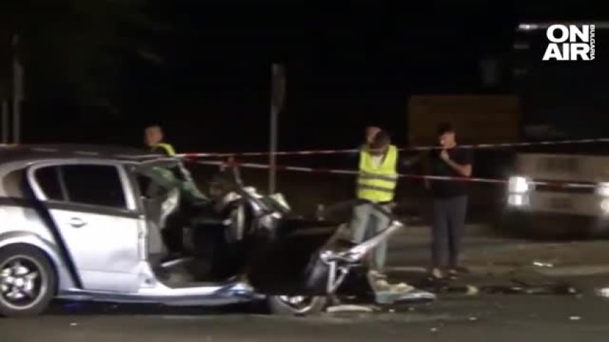 Четирима тинейджъри са в болница след тежка катастрофа между автобус и кола край Кърджали