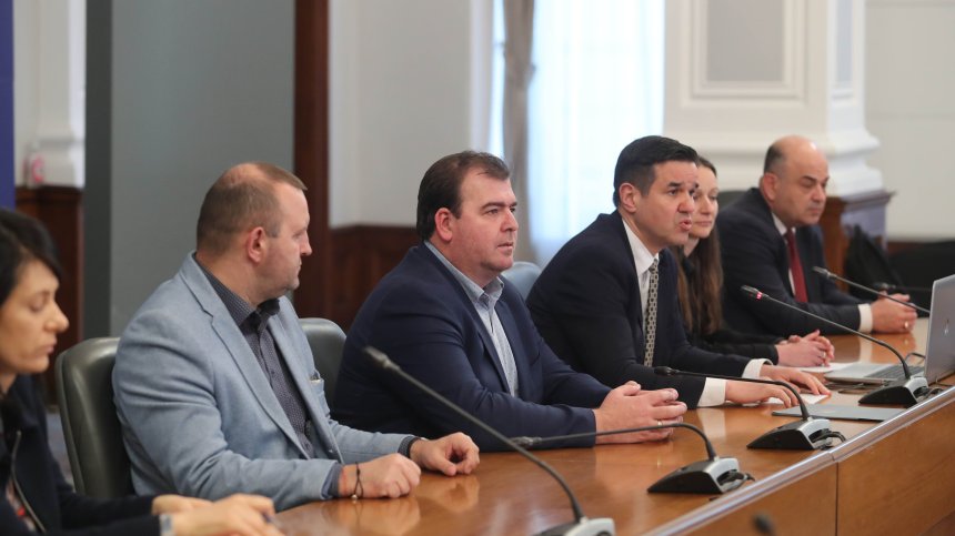 Обявиха мерките срещу скъпите храни, дотират 80% от цената на поливната вода
