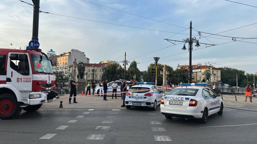 Убийство в София: Трима бутнаха мъж от Лъвов мост, жертвата почина на място