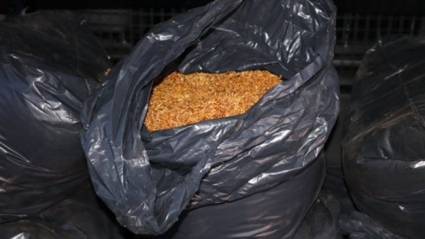 Задържаха 36-годишен мъж, укрил 220 кг. тютюн без бандерол