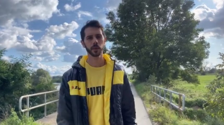 Гавра с химна: Бирджан Хайрединов изпя чалга версия на "Мила Родино"