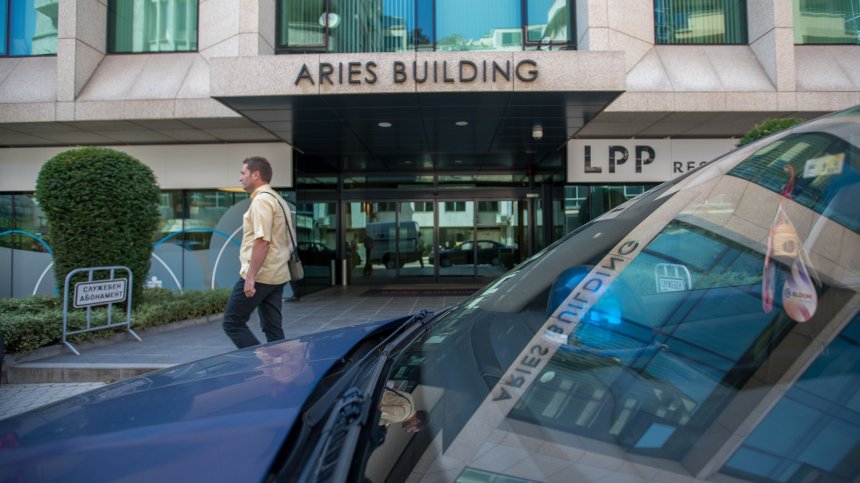 При спецакция в страната разбиха схема за оръжеен трафик към Украйна