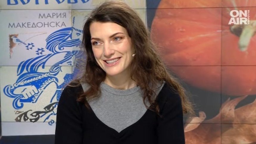 Мария Македонска с дебютен роман -  българският фолклор вплетен в "Бели ветрове" 