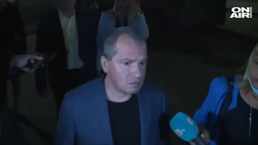 Тошко Йорданов: Дончева е размахвала листчета с цифрички, има кой да потвърди