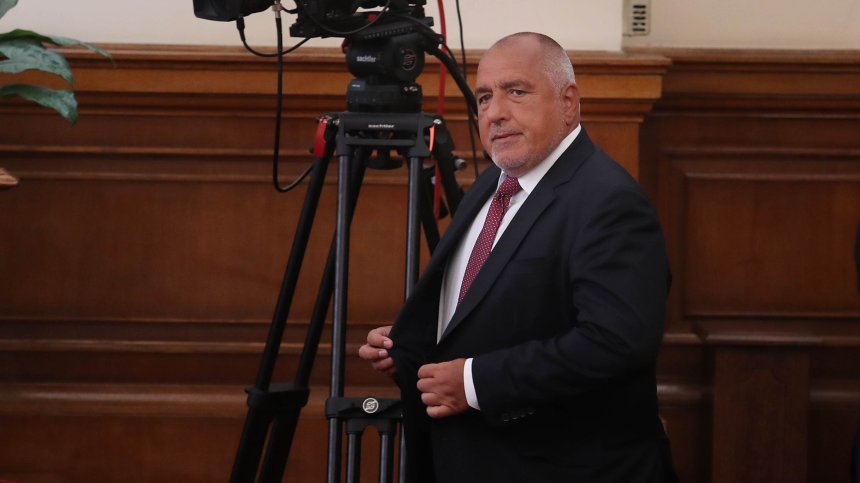 ГЕРБ обвини Радев в лицемерие: Държавност не се пази с постоянно вдигнат юмрук