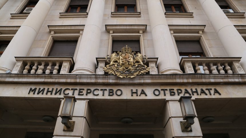 Георги Панайотов: Имало е 100% авансови плащания по договори на МО