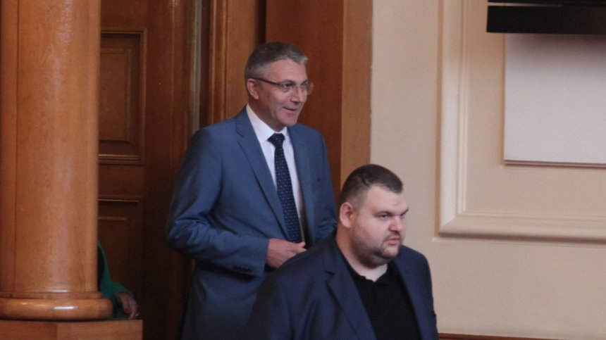 Фалстарт в НС. "Възраждане": Трусовете в ДПС предизвикаха ден на траур, тъгуват за Карадайъ