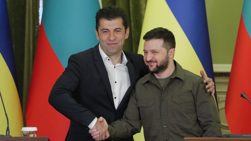 "Ди Велт": България тайно е покрила 1/3 от оръжейните нужди на Украйна