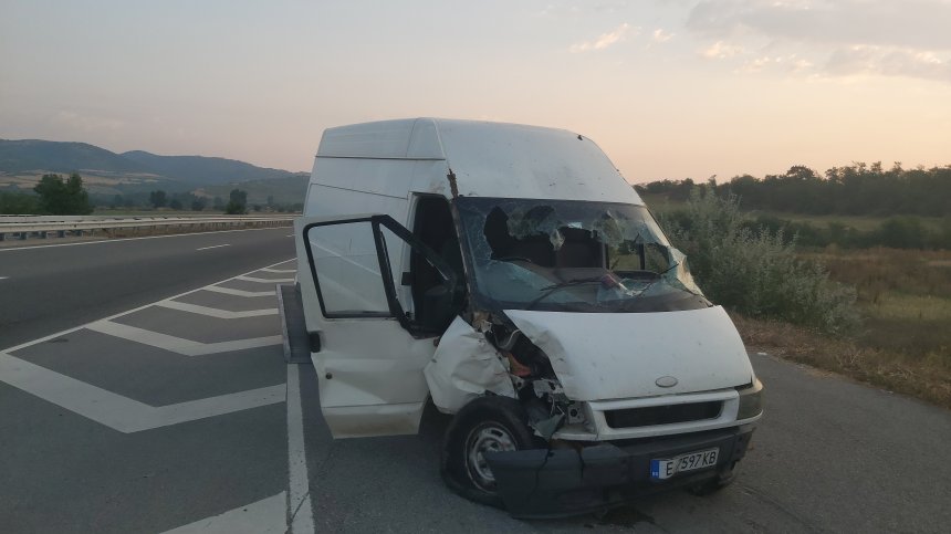 Жена и дете загинаха в катастрофа на АМ "Струма"