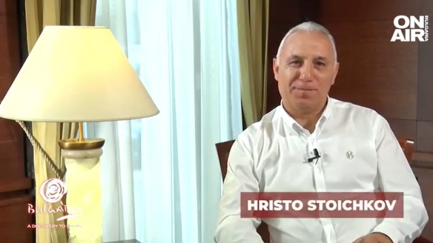 Христо Стоичков рекламира българското море във видео пред румънците