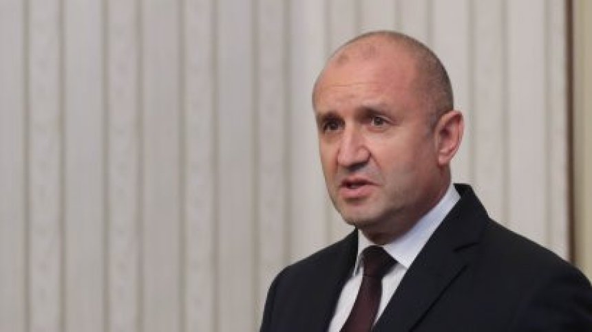 От срещите на Румен Радев: Германия строи два завода за боеприпаси и барут в България