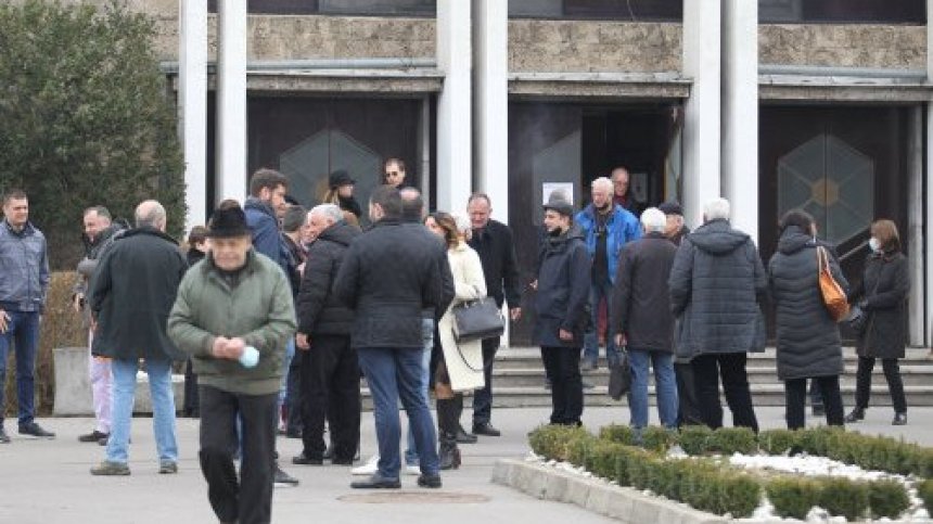 Близки, приятели и колеги се сбогуваха с Клара Маринова
