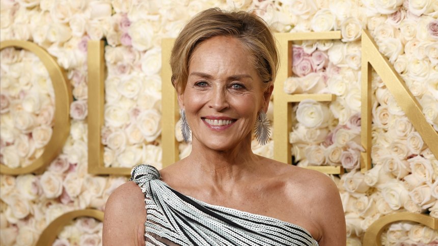 Шарън Стоун се разсъблече за провокативна фотосесия