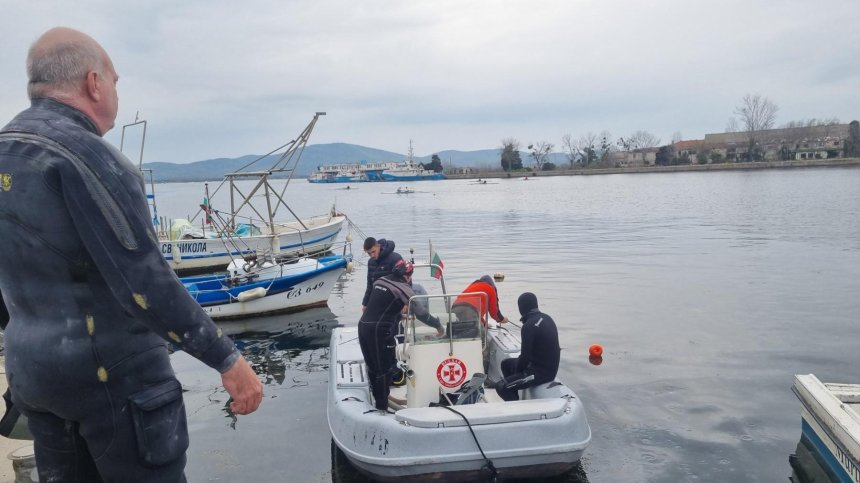 Водолази чистят дъното край Созопол в екоакция срещу замърсяването