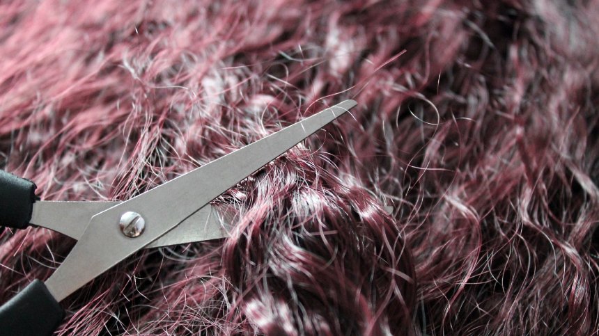 Как да подстрижем косата си у дома без да я съсипем