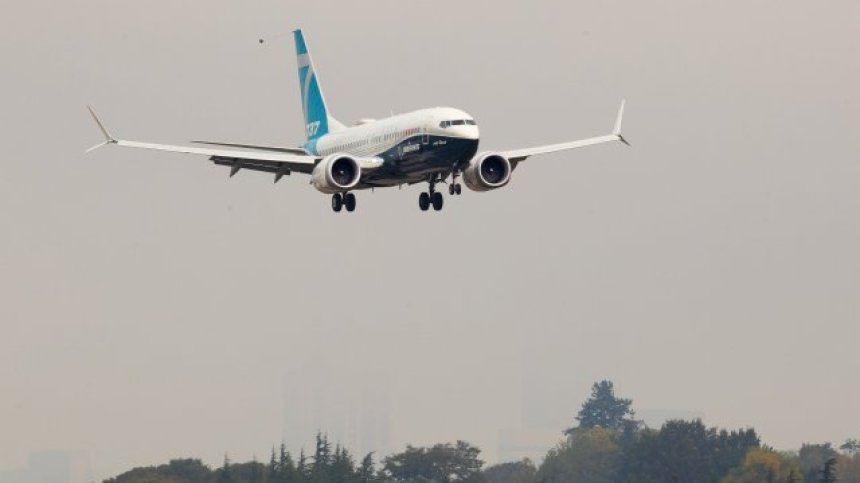 Boeing заземи десетки самолети&nbsp;737 Max, поправя нов електрически проблем