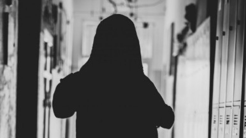 Арестуваха баща за блудство с 5-годишната му дъщеря