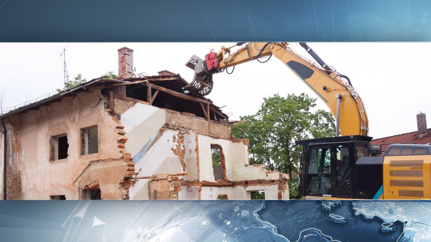 Започна събарянето на близо 40 незаконни къщи в ромския квартал във Варна 