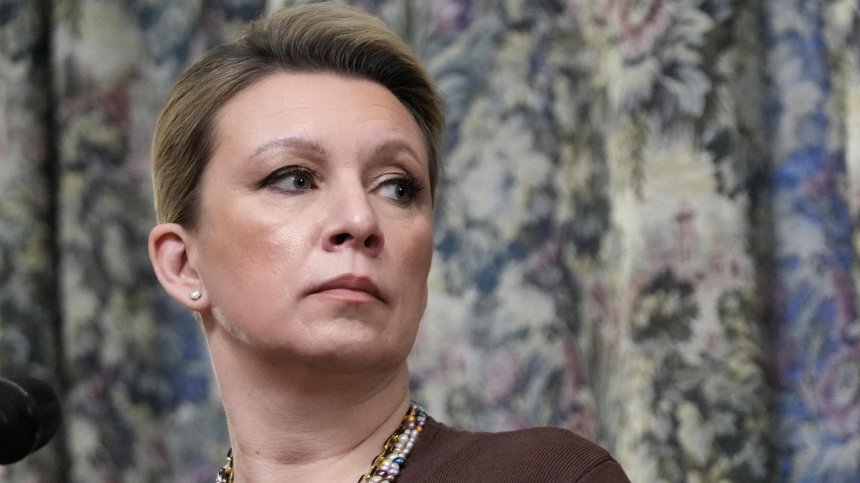 Захарова за скандала със Сиярто: В действителност всички се шпионират