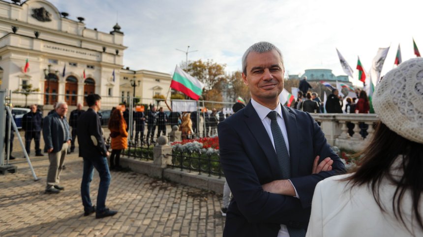 Костадин Костадинов: "Възраждане" няма да допусне въвеждането на еврото