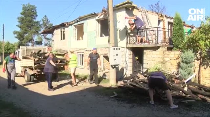Вълна от съпричастност към семейството от Ново село, загубило къщата си след пожар