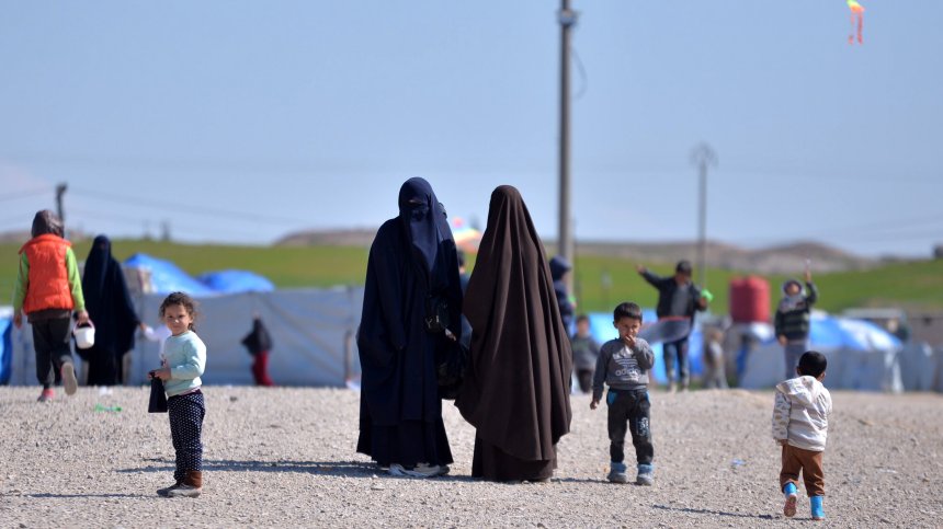 Хиляди жени от ИДИЛ са без гражданство, създаващи второ поколение терористи