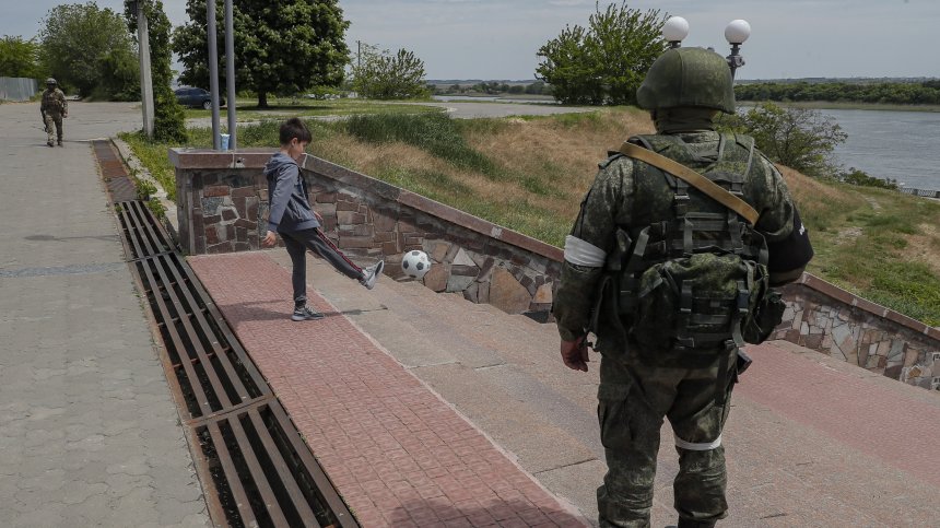 Великобритания: Русия обмисля голямо изтегляне на силите западно от р. Днепър