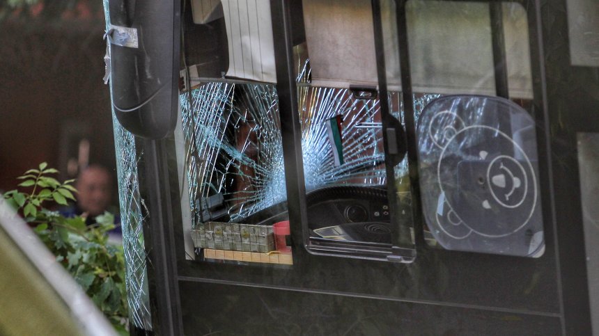 Шофьорът на автобуса от катастрофата в "Младост" треперел преди началото на смяната