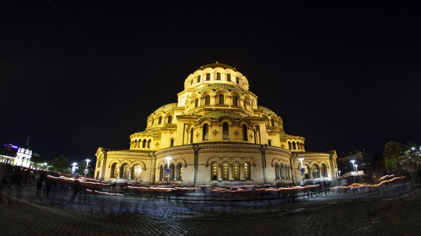 НАП срещу църквата: Светият синод не е съгласен държавата да проверява сметките му